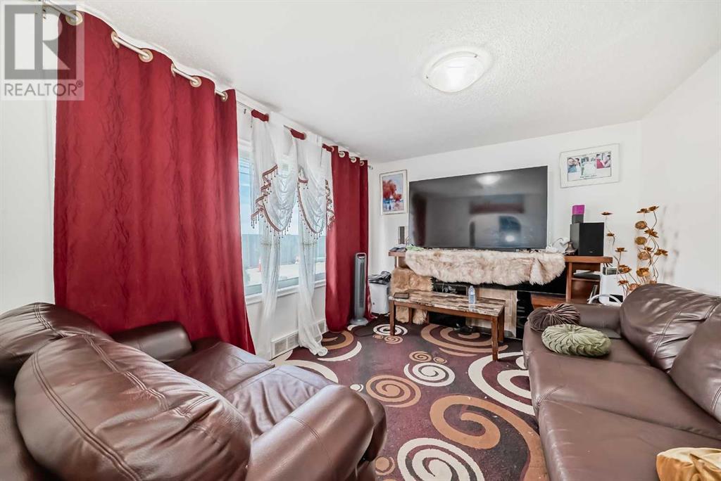 Property at 927 Renfrew Drive image 2