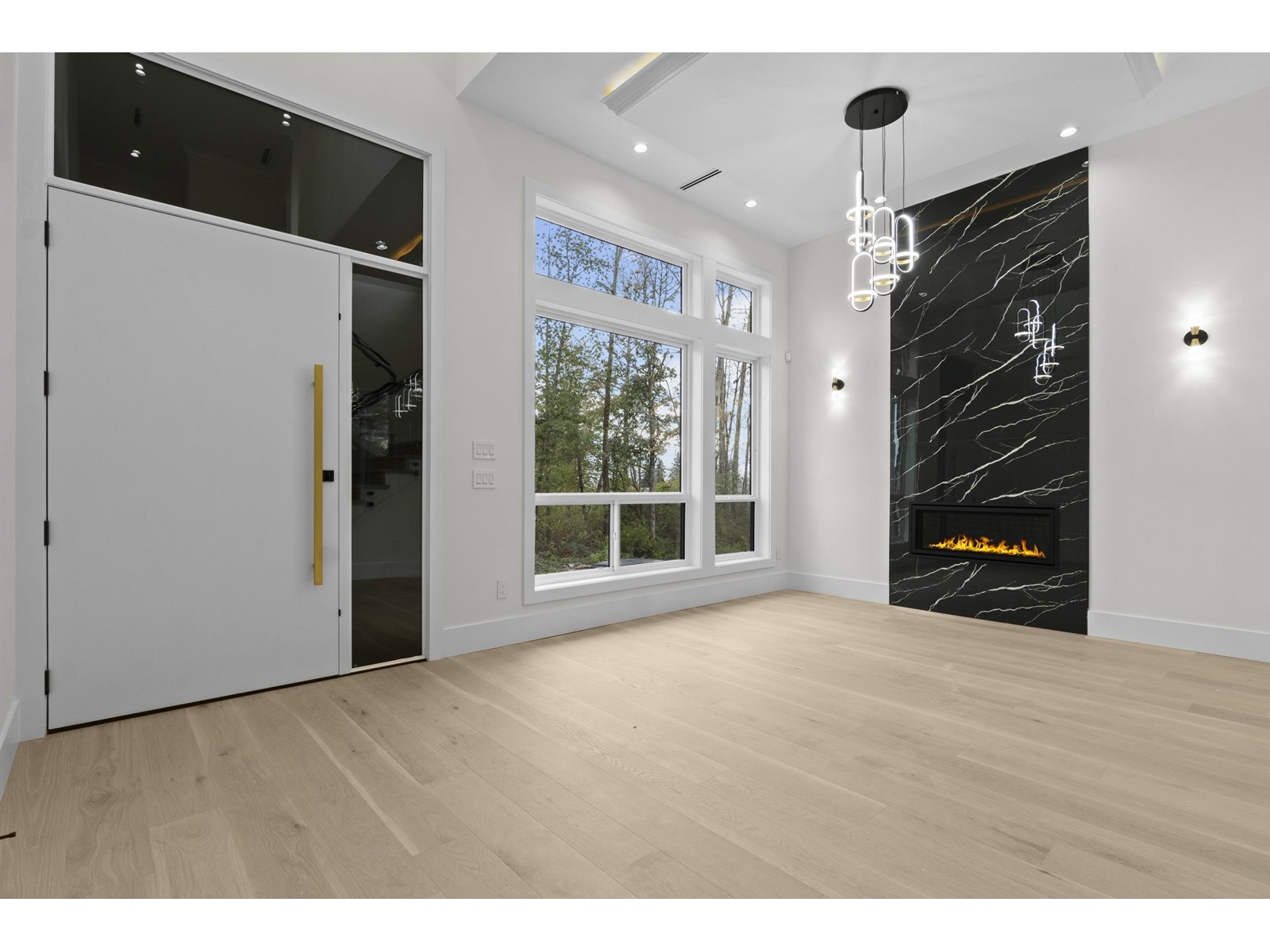 Property at 16639 18 AVENUE image 3