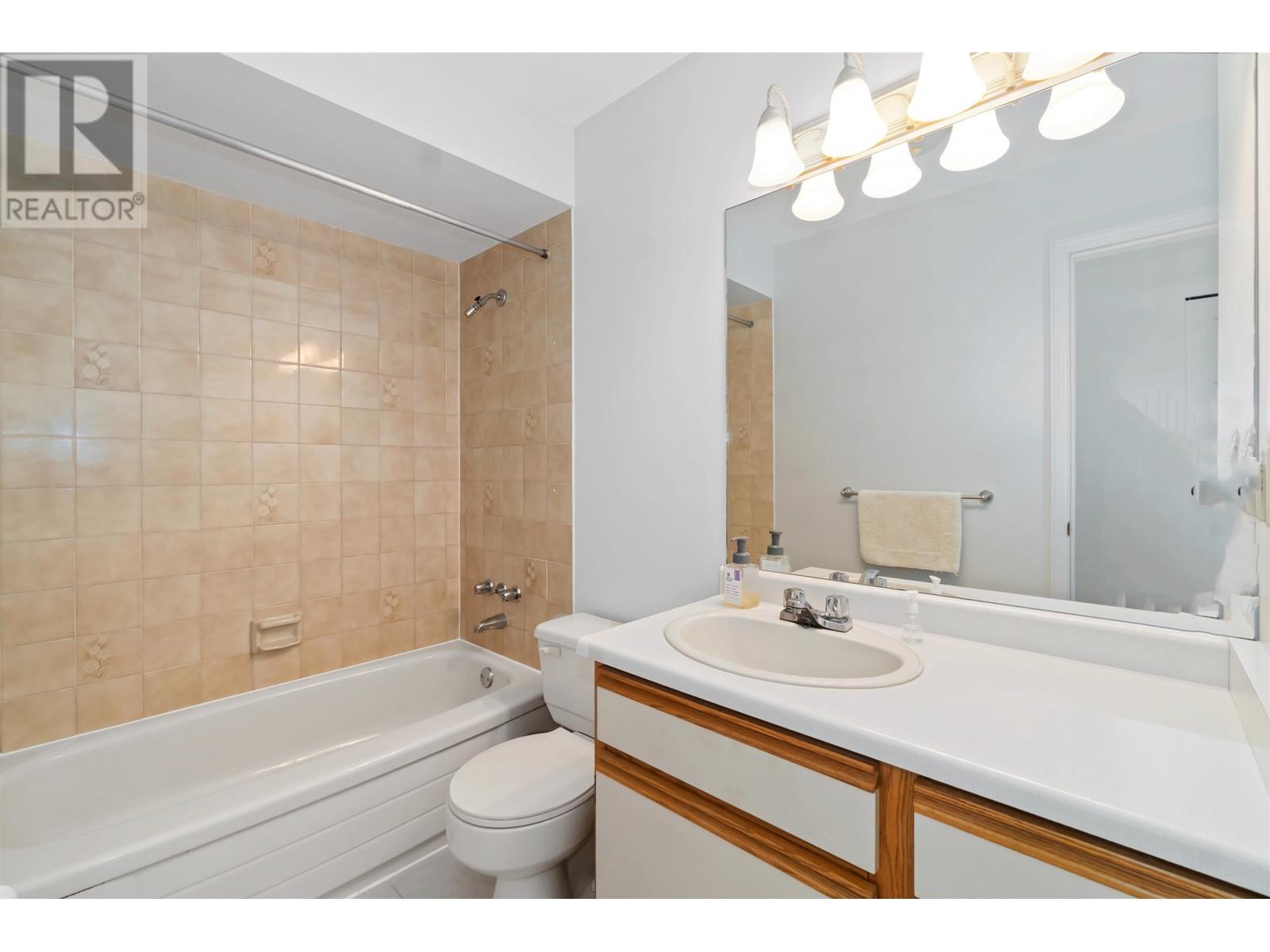 1769 Foster Avenue, Coquitlam, British Columbia  V3J 7K8 - Photo 26 - R2986723