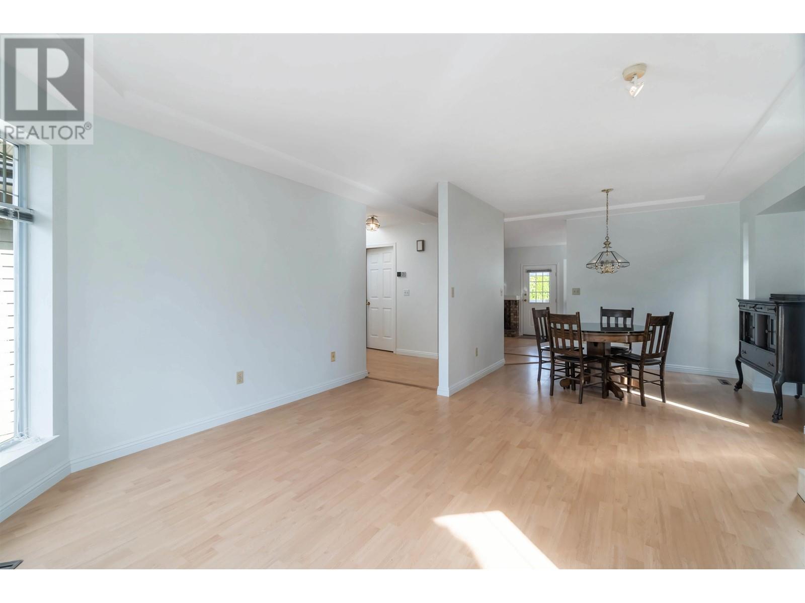 1769 Foster Avenue, Coquitlam, British Columbia  V3J 7K8 - Photo 8 - R2986723