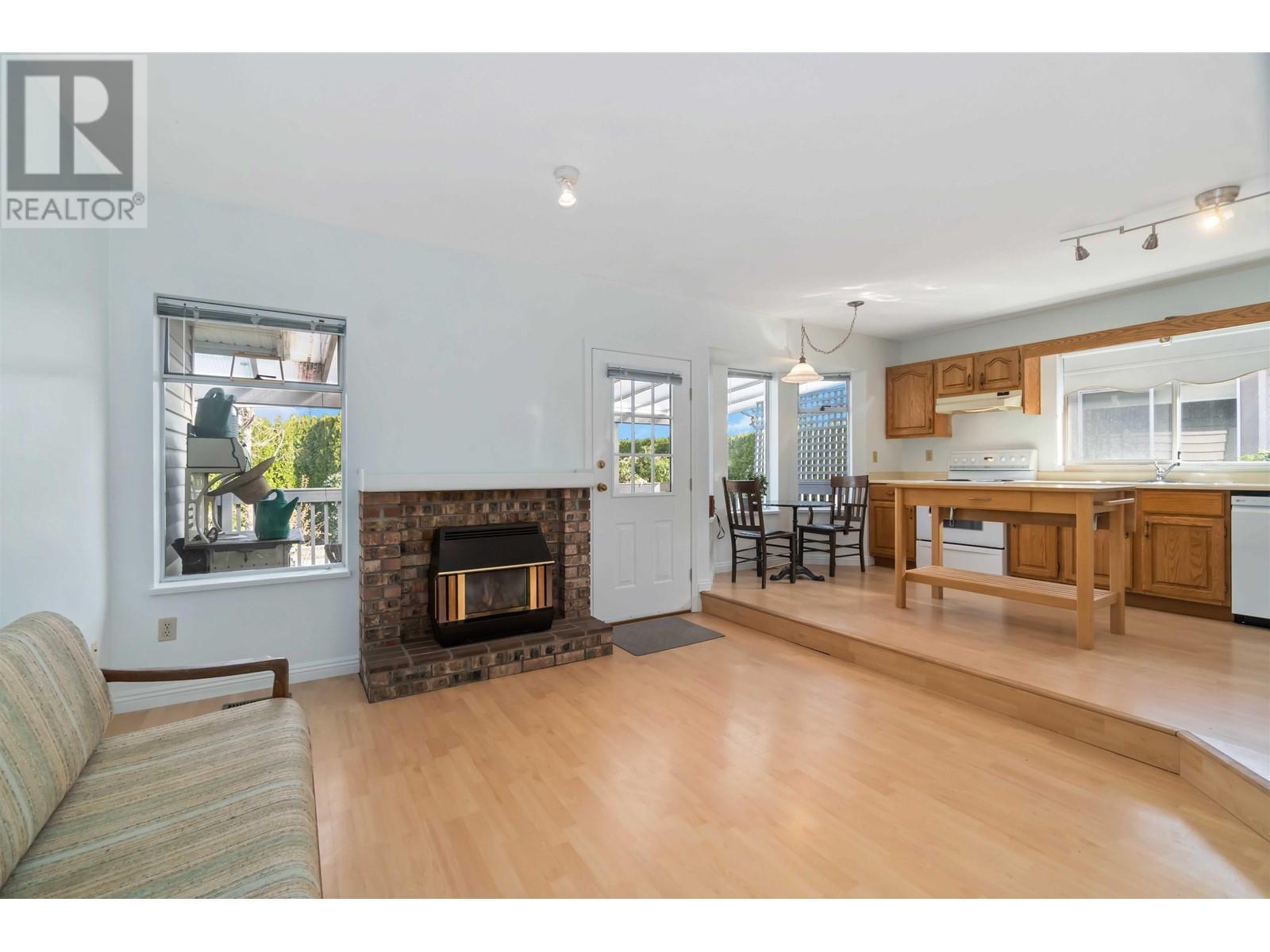 1769 Foster Avenue, Coquitlam, British Columbia  V3J 7K8 - Photo 16 - R2986723