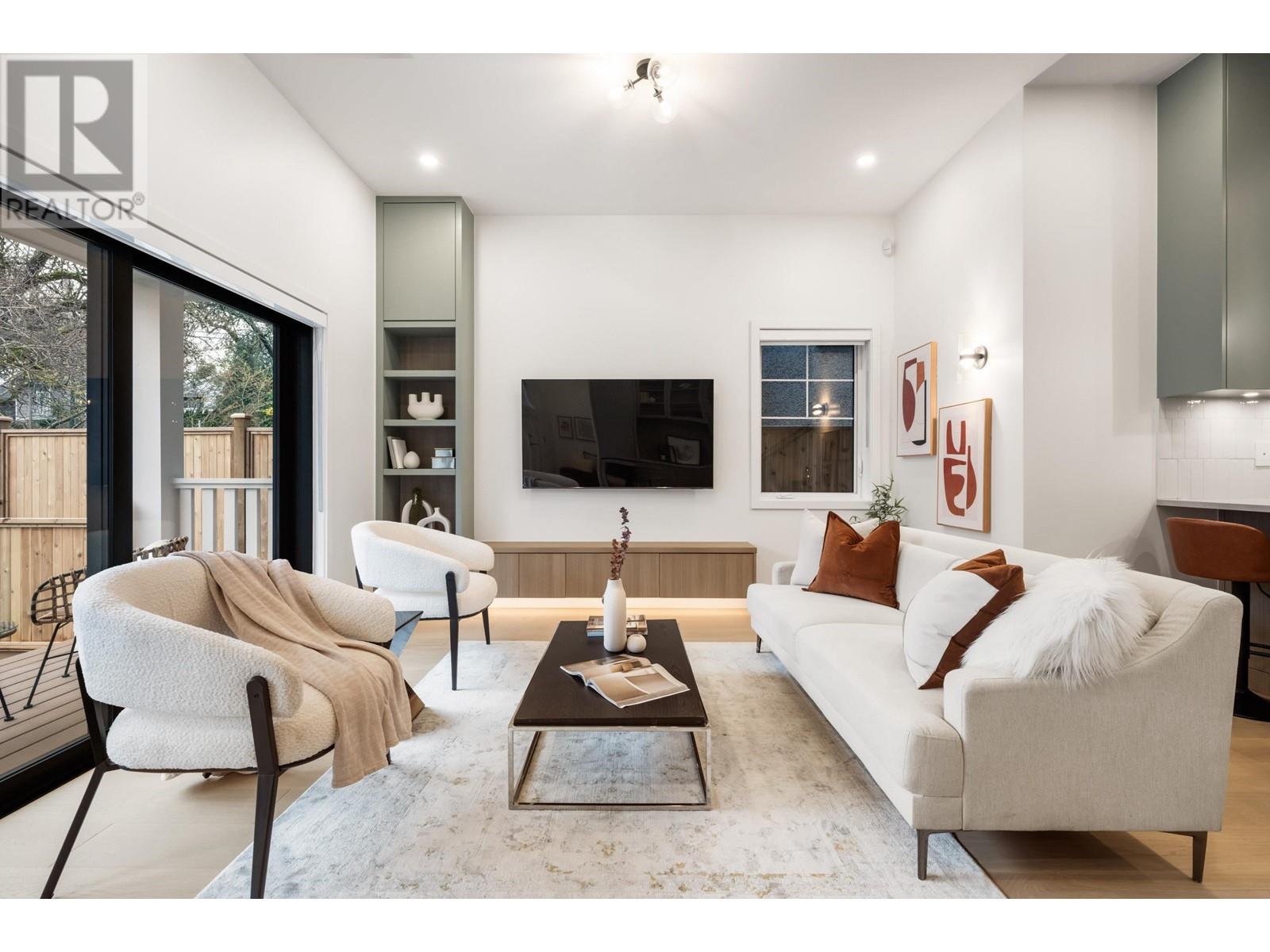 1317 E 18th Avenue, Vancouver, British Columbia  V5V 1H5 - Photo 1 - R2987413