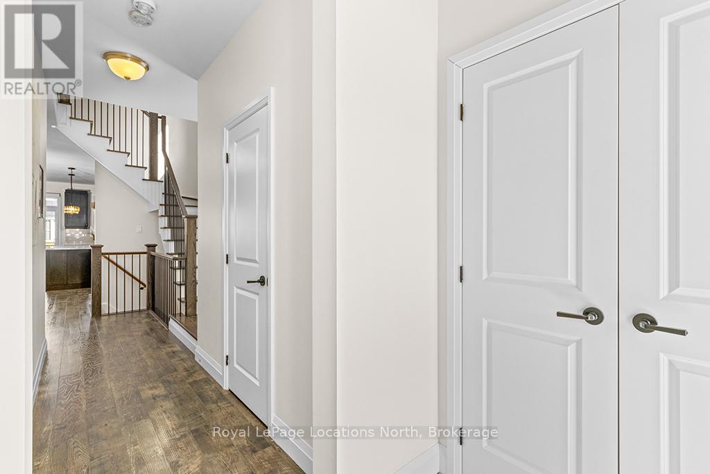 Property at 147 YELLOW BIRCH CRESCENT image 5