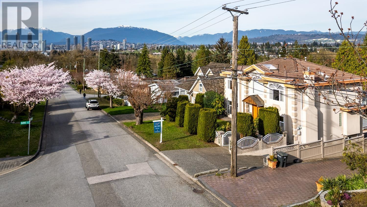 5198 Sussex Avenue, Burnaby, British Columbia  V5G 3K3 - Photo 4 - R2987402
