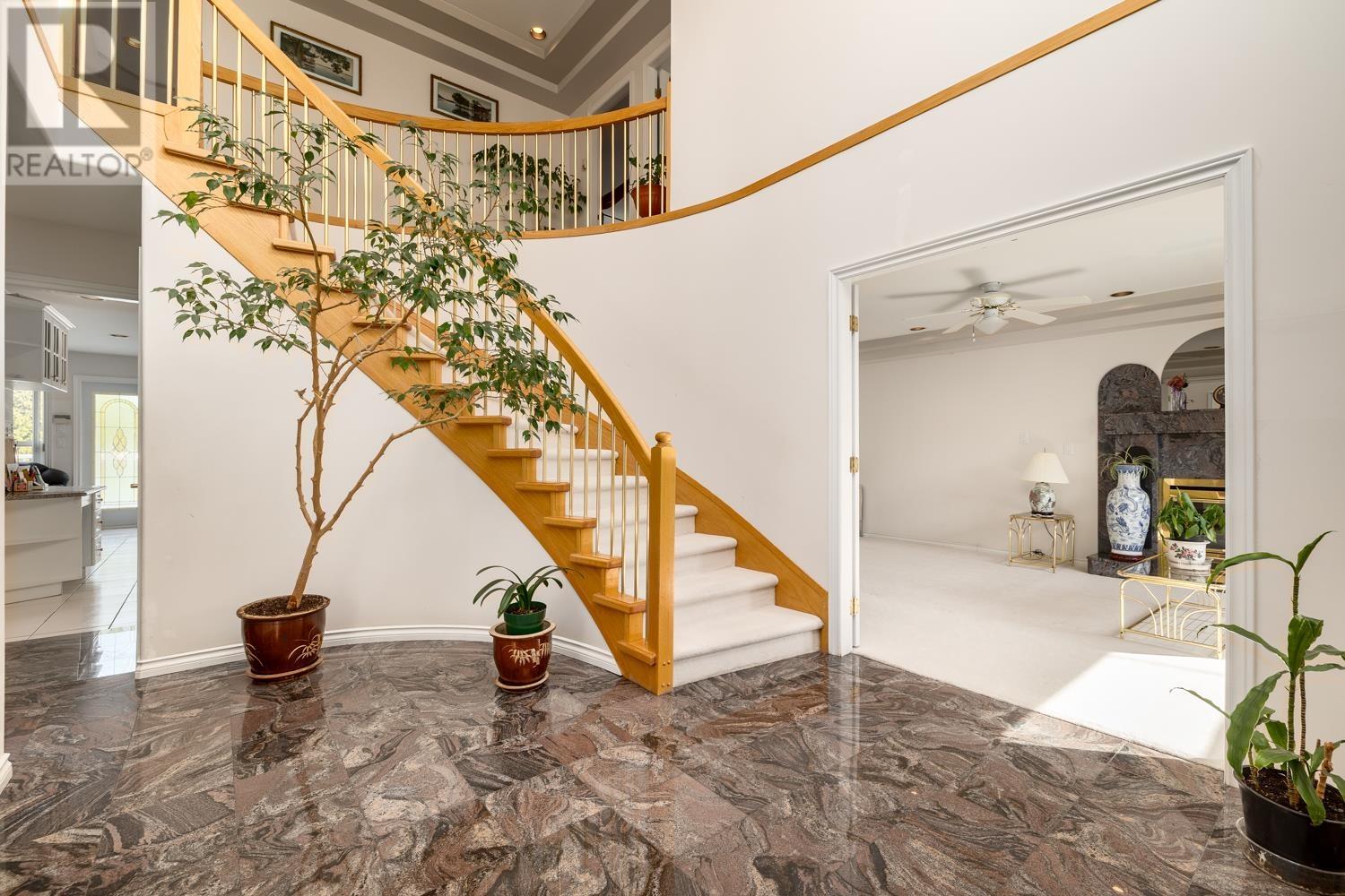 5198 Sussex Avenue, Burnaby, British Columbia  V5G 3K3 - Photo 7 - R2987402