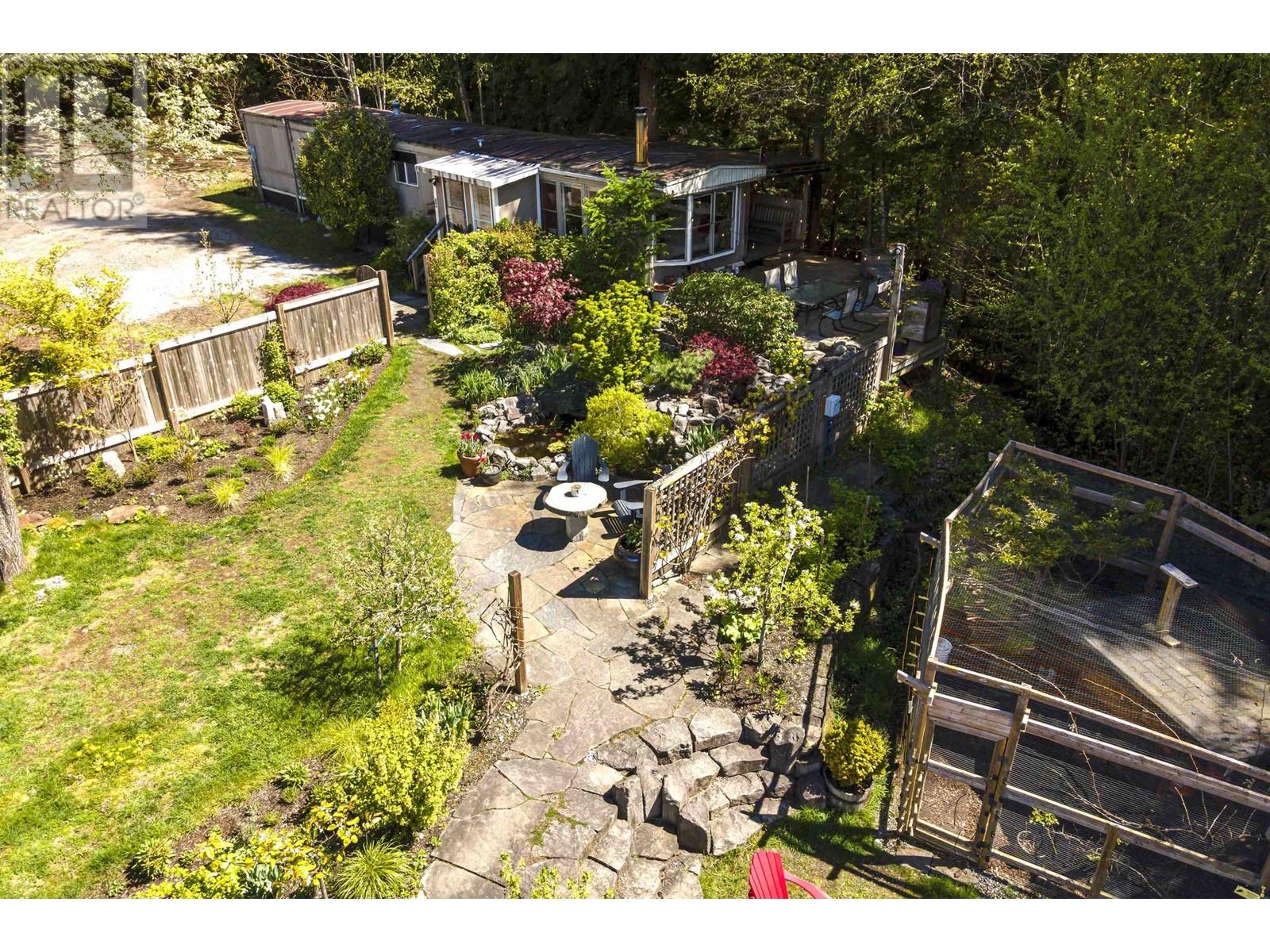 966 Copper Drive, Britannia Beach, British Columbia  V0N 1J0 - Photo 10 - R2987417