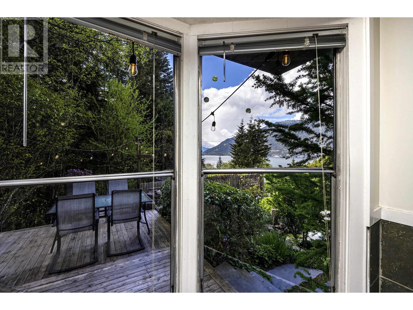 966 Copper Drive, Britannia Beach, British Columbia  V0N 1J0 - Photo 21 - R2987417