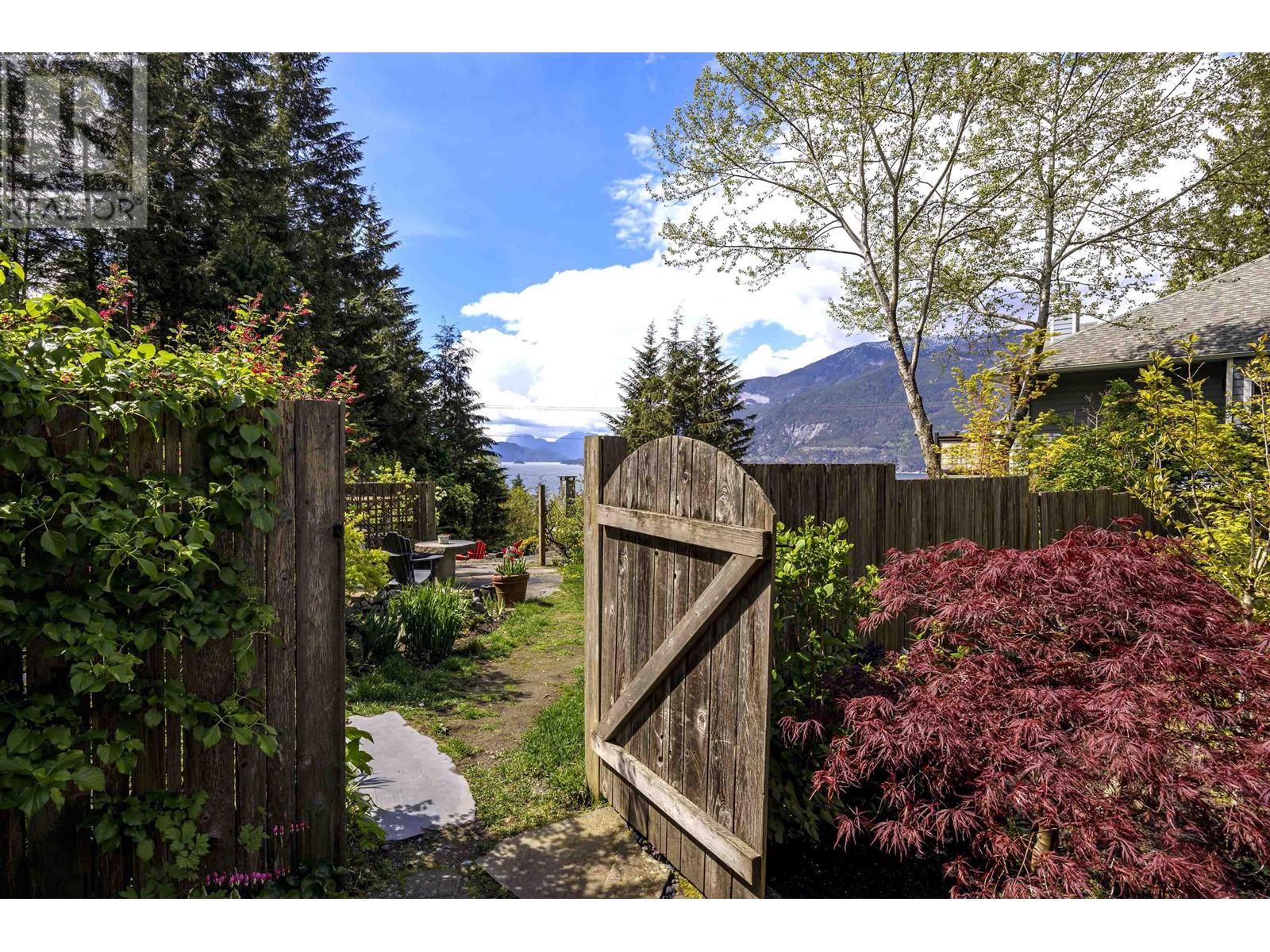 966 Copper Drive, Britannia Beach, British Columbia  V0N 1J0 - Photo 25 - R2987417