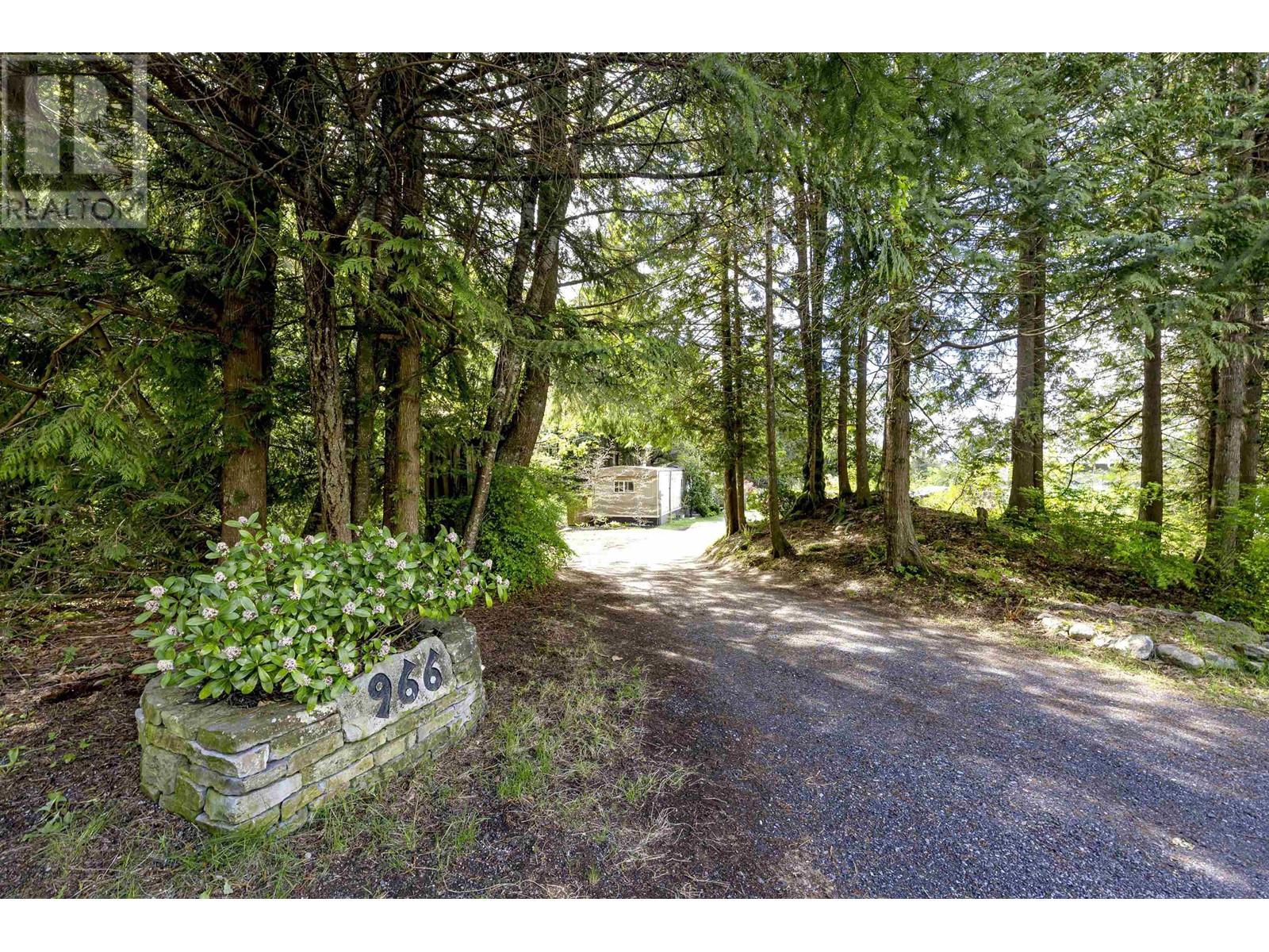 966 Copper Drive, Britannia Beach, British Columbia  V0N 1J0 - Photo 31 - R2987417