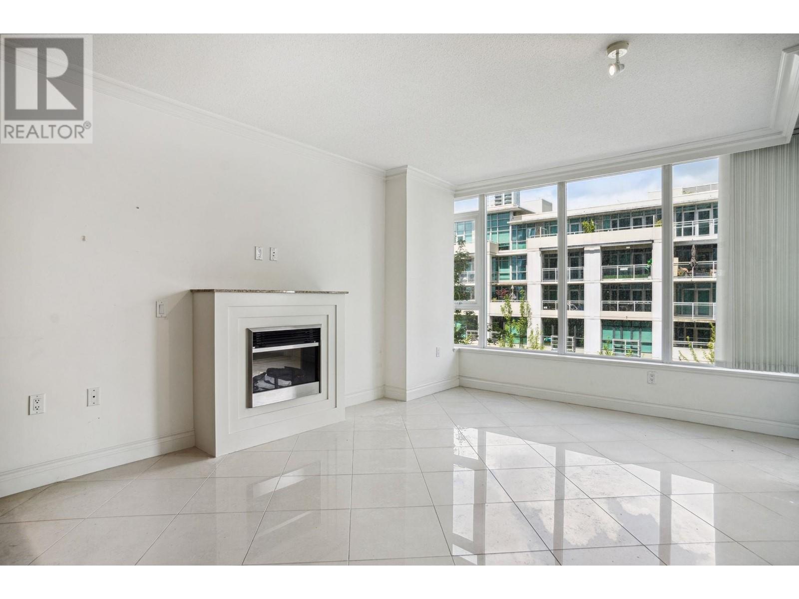 408 133 E Esplanade Avenue, North Vancouver, British Columbia  V7L 1A1 - Photo 3 - R2980650