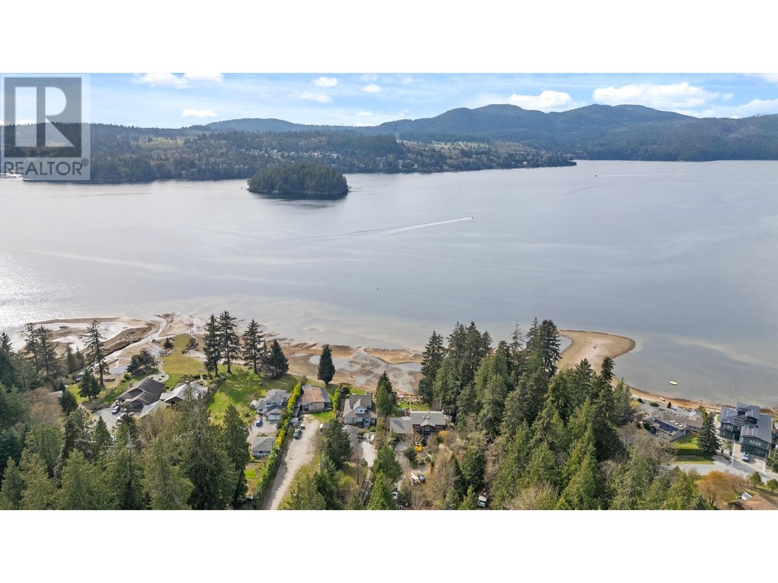 Property at 6279-6283 SECHELT INLET ROAD image 5