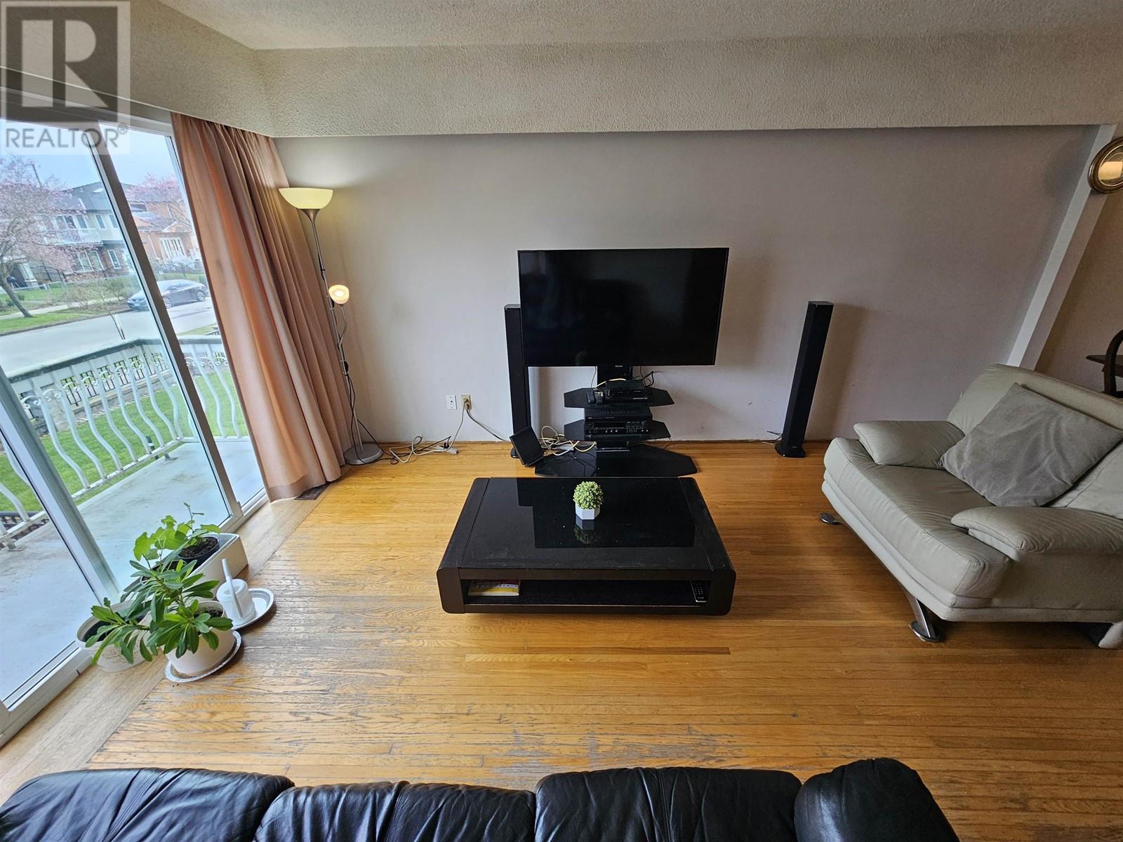 6739 Dumfries Street, Vancouver, British Columbia  V5P 3B8 - Photo 4 - R2984988