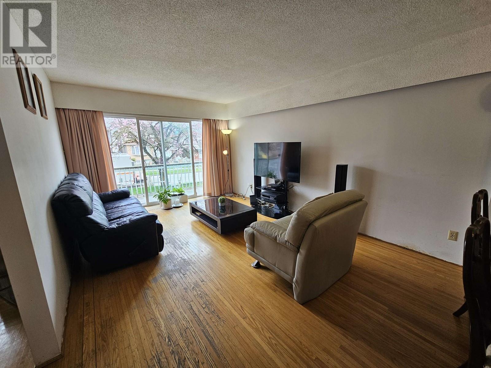 6739 Dumfries Street, Vancouver, British Columbia  V5P 3B8 - Photo 1 - R2984988