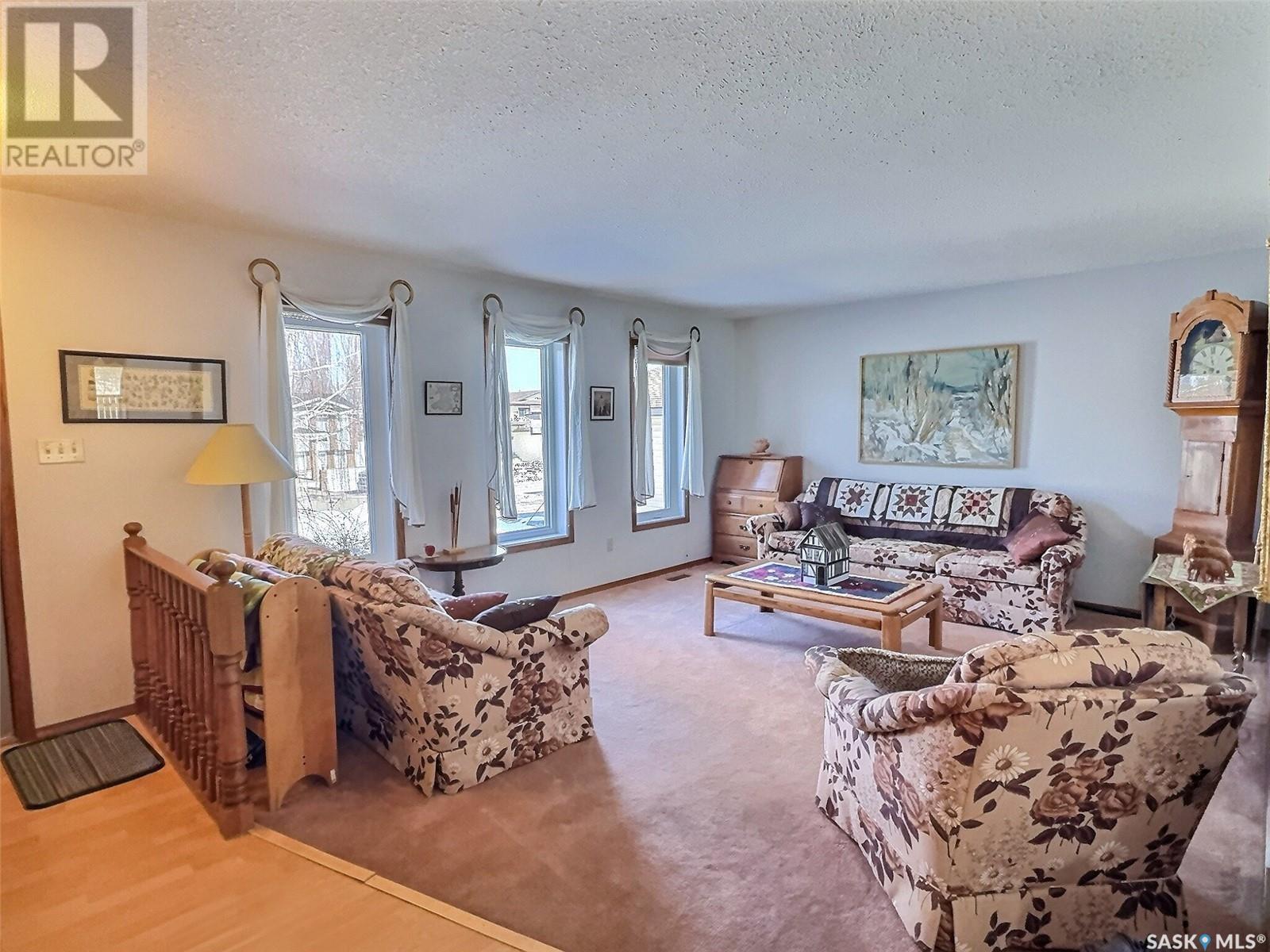Property at 1721 Barton DRIVE image 4