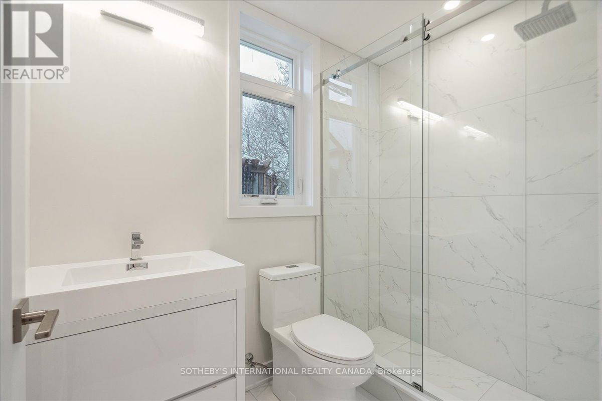 683 Melbourne Avenue, Ottawa, Ontario  K2A 1X4 - Photo 10 - X12068028