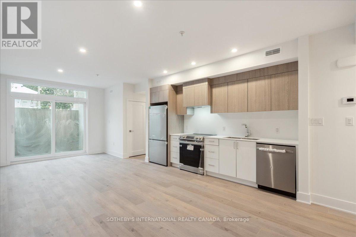 683 Melbourne Avenue, Ottawa, Ontario  K2A 1X4 - Photo 12 - X12068028