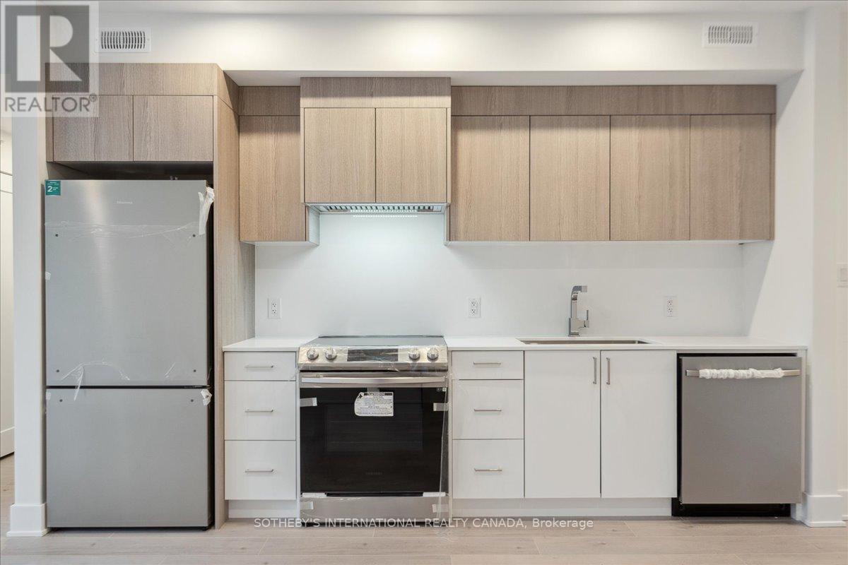 683 Melbourne Avenue, Ottawa, Ontario  K2A 1X4 - Photo 14 - X12068028