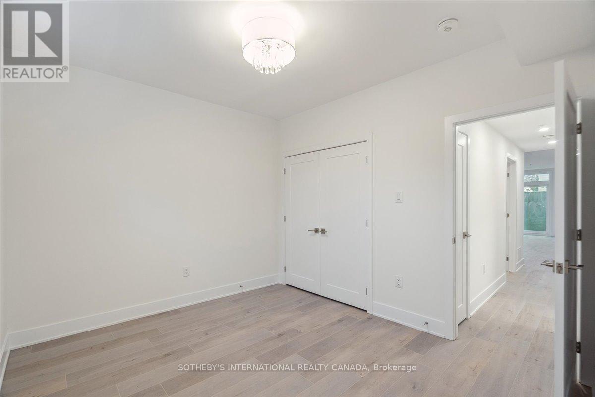 683 Melbourne Avenue, Ottawa, Ontario  K2A 1X4 - Photo 19 - X12068028