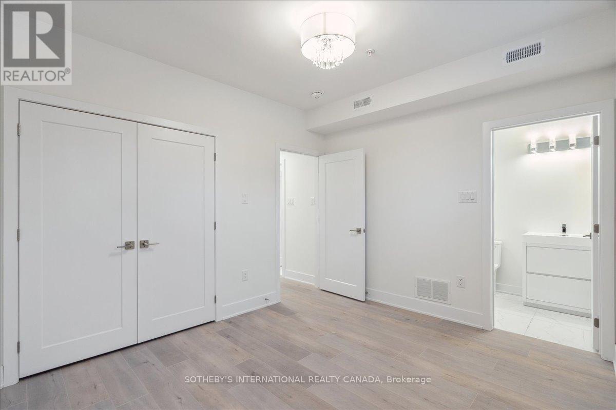 683 Melbourne Avenue, Ottawa, Ontario  K2A 1X4 - Photo 20 - X12068028