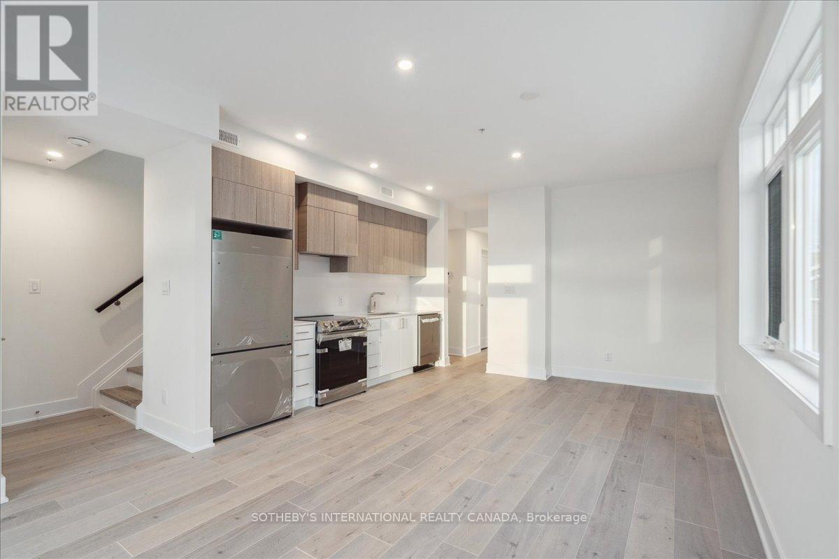 683 Melbourne Avenue, Ottawa, Ontario  K2A 1X4 - Photo 26 - X12068028