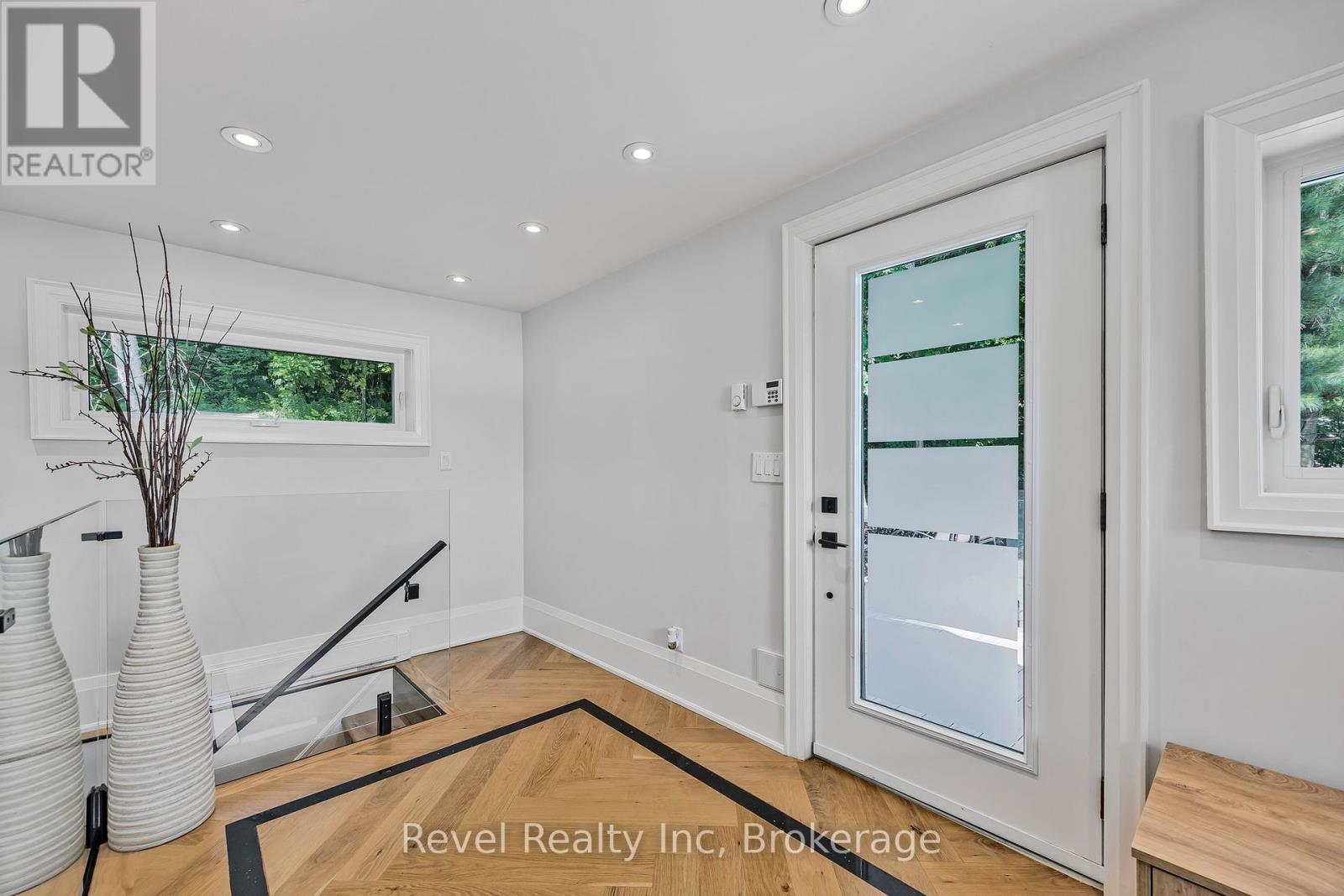 237 West Shore Drive, Tiny, Ontario  L9M 0M7 - Photo 4 - S12027094