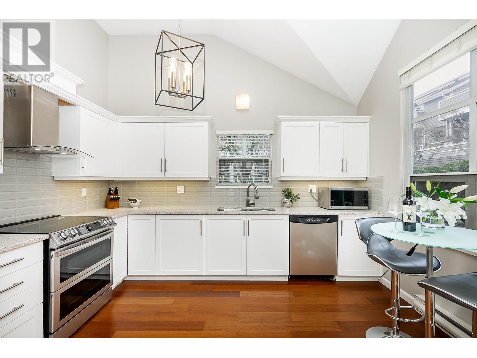 104 222 W 4th Street, North Vancouver, British Columbia  V7M 1H7 - Photo 6 - R2987426