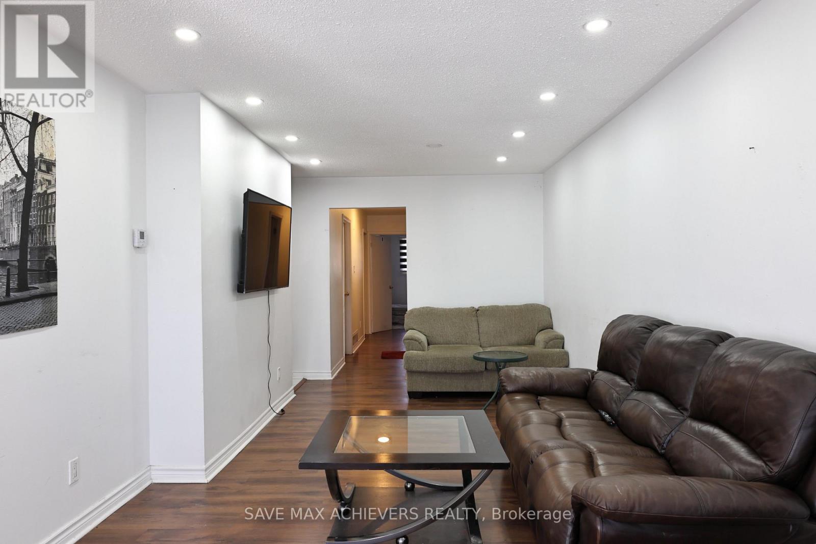 28 Bingham Road, Brampton, Ontario  L6V 2K1 - Photo 8 - W12068044