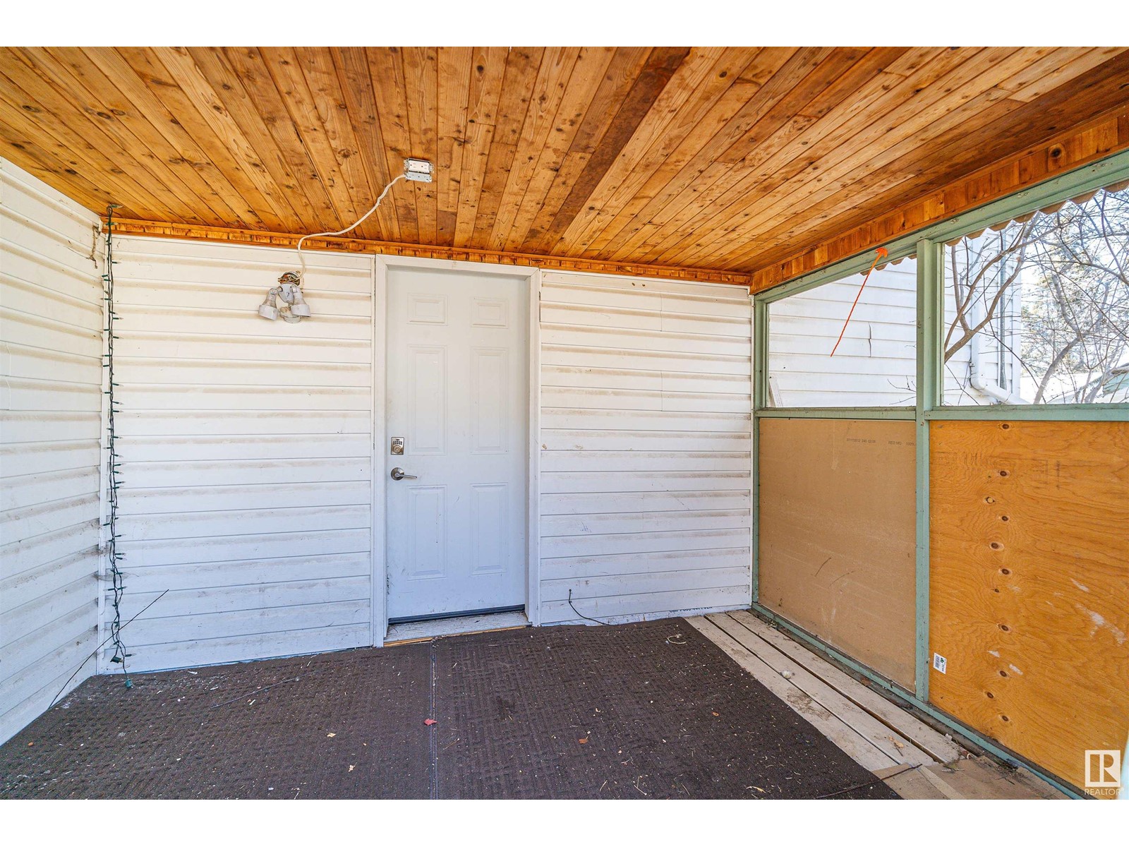 Property at 10752 68 AV NW image 4