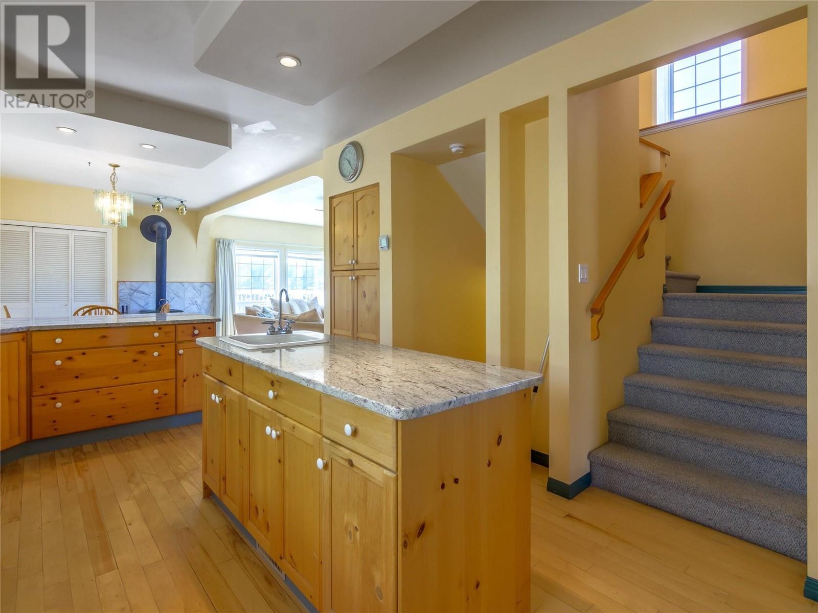 950 Boothe Road, Naramata, British Columbia  V0H 1N0 - Photo 17 - 10341569