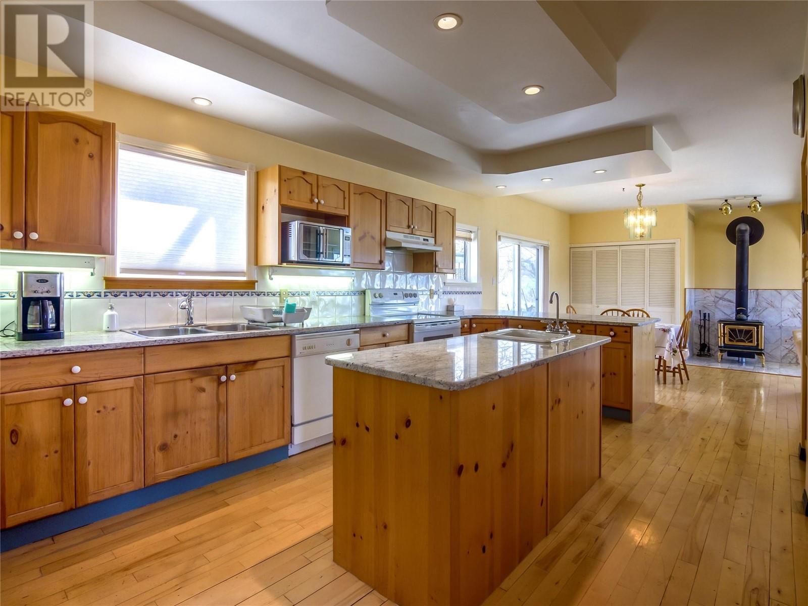 950 Boothe Road, Naramata, British Columbia  V0H 1N0 - Photo 6 - 10341569