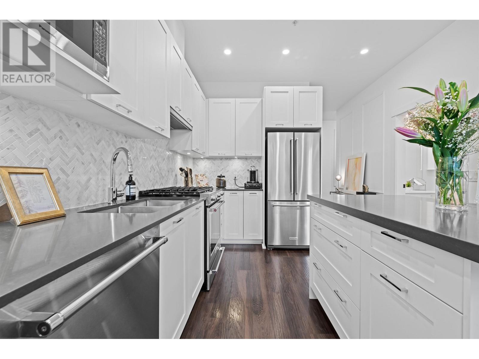 105 131 E 3rd Street, North Vancouver, British Columbia  V7L 0E3 - Photo 14 - R2986917