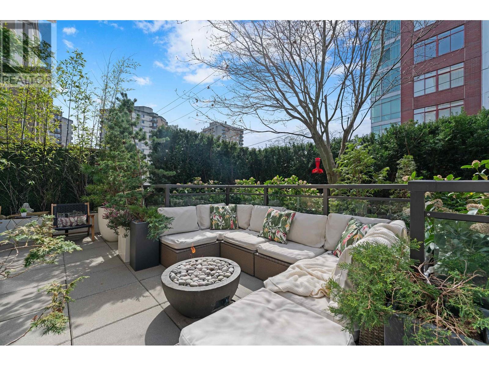 105 131 E 3rd Street, North Vancouver, British Columbia  V7L 0E3 - Photo 2 - R2986917