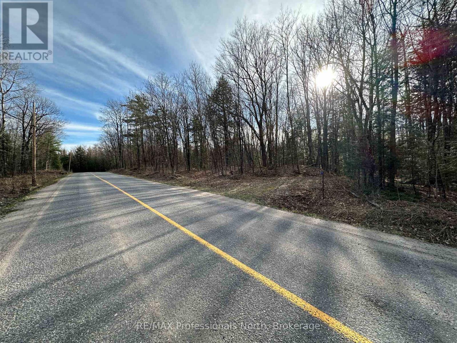2731 Southwood Road, Gravenhurst, Ontario  P0E 1G0 - Photo 13 - X12068055