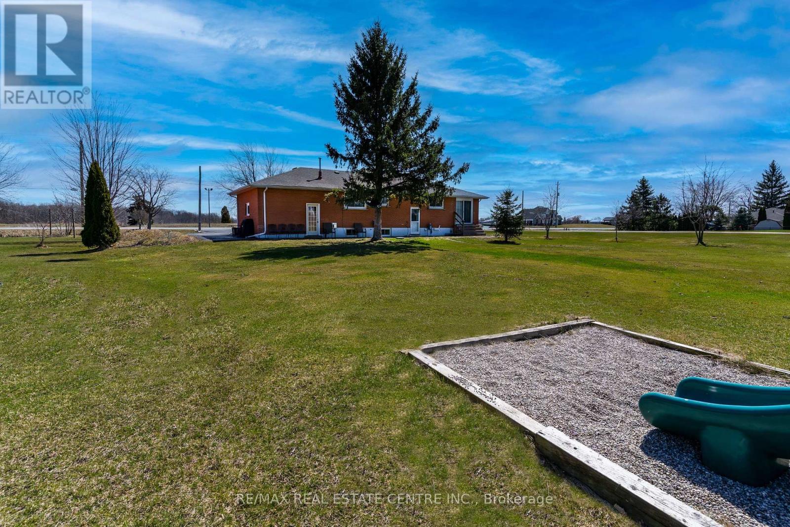 242 Mountain Road, Grimsby, Ontario  L3M 4E7 - Photo 31 - X12068056