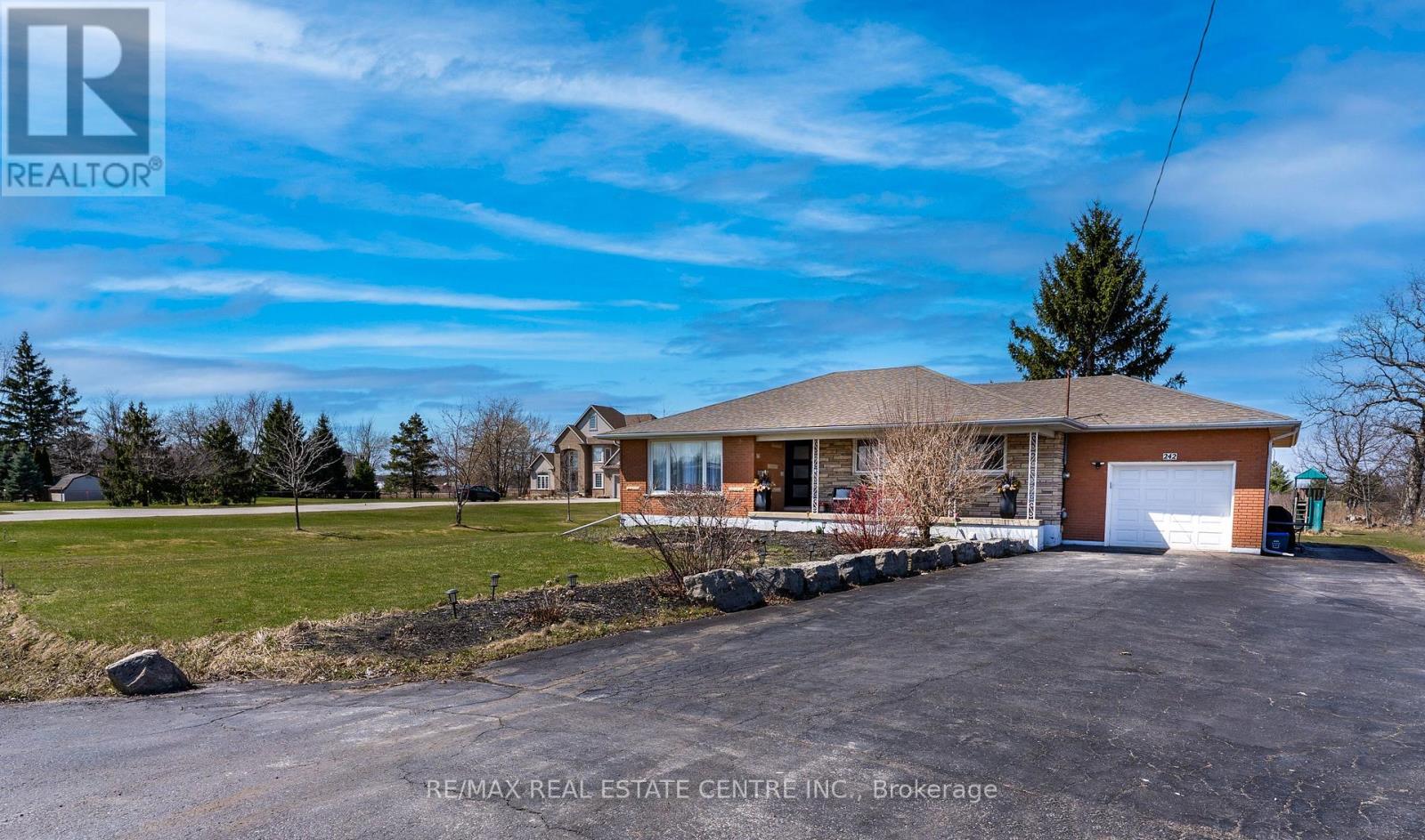 242 Mountain Road, Grimsby, Ontario  L3M 4E7 - Photo 34 - X12068056
