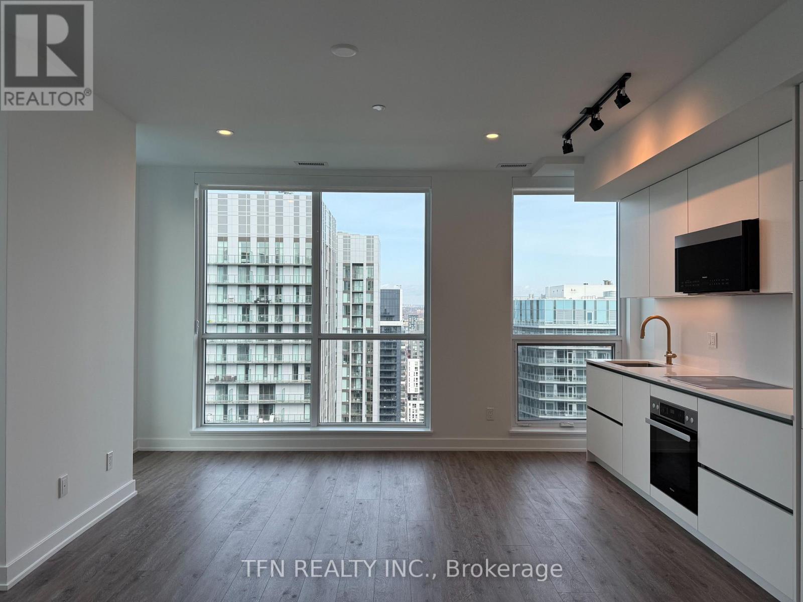 4705 - 327 King Street W, Toronto, Ontario  M5V 0W7 - Photo 2 - C12060080