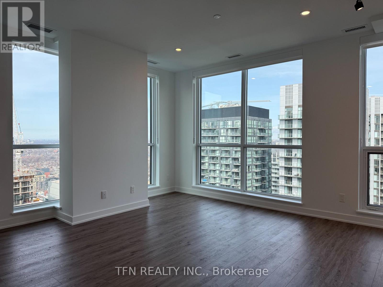 4705 - 327 King Street W, Toronto, Ontario  M5V 0W7 - Photo 5 - C12060080