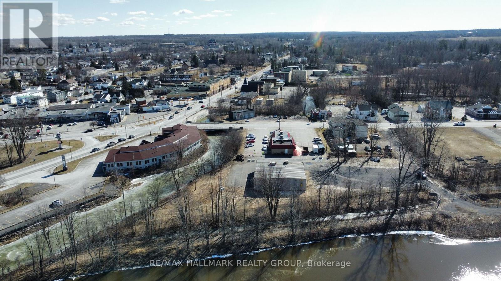 57 Main Street W, Hawkesbury, Ontario  K6A 2H3 - Photo 4 - X12068068
