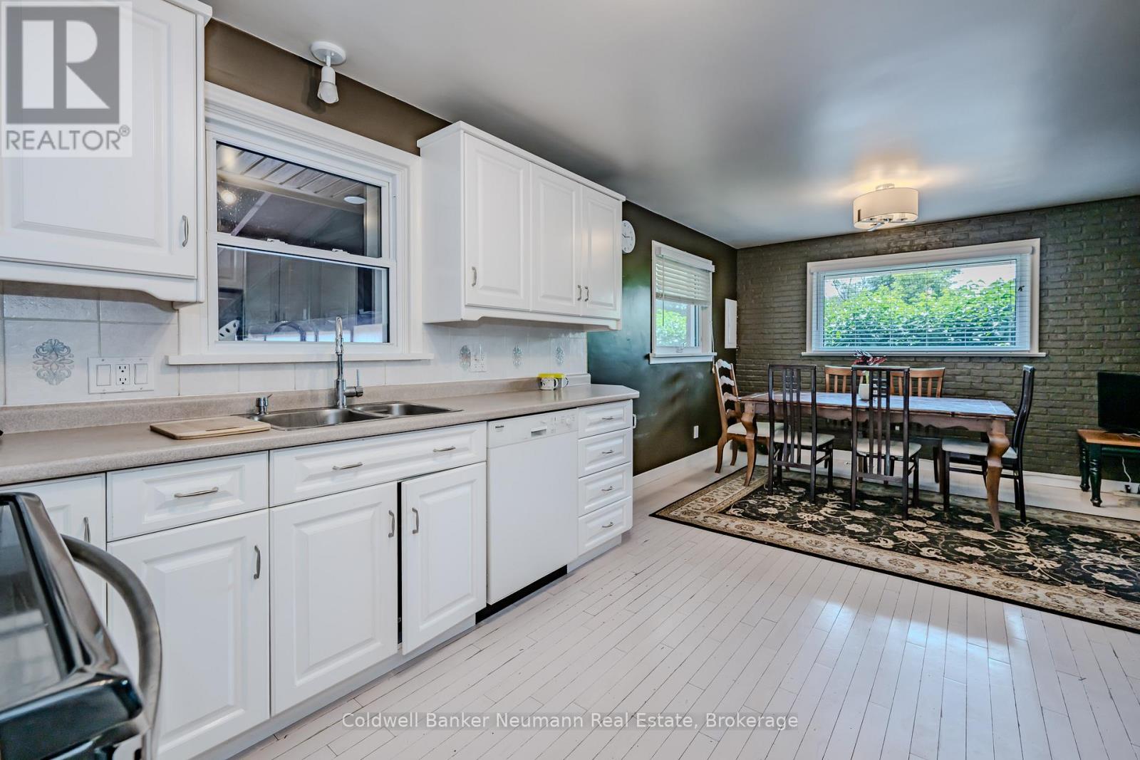 31 Sharon Avenue, Welland, Ontario  L3C 4M8 - Photo 12 - X12068073