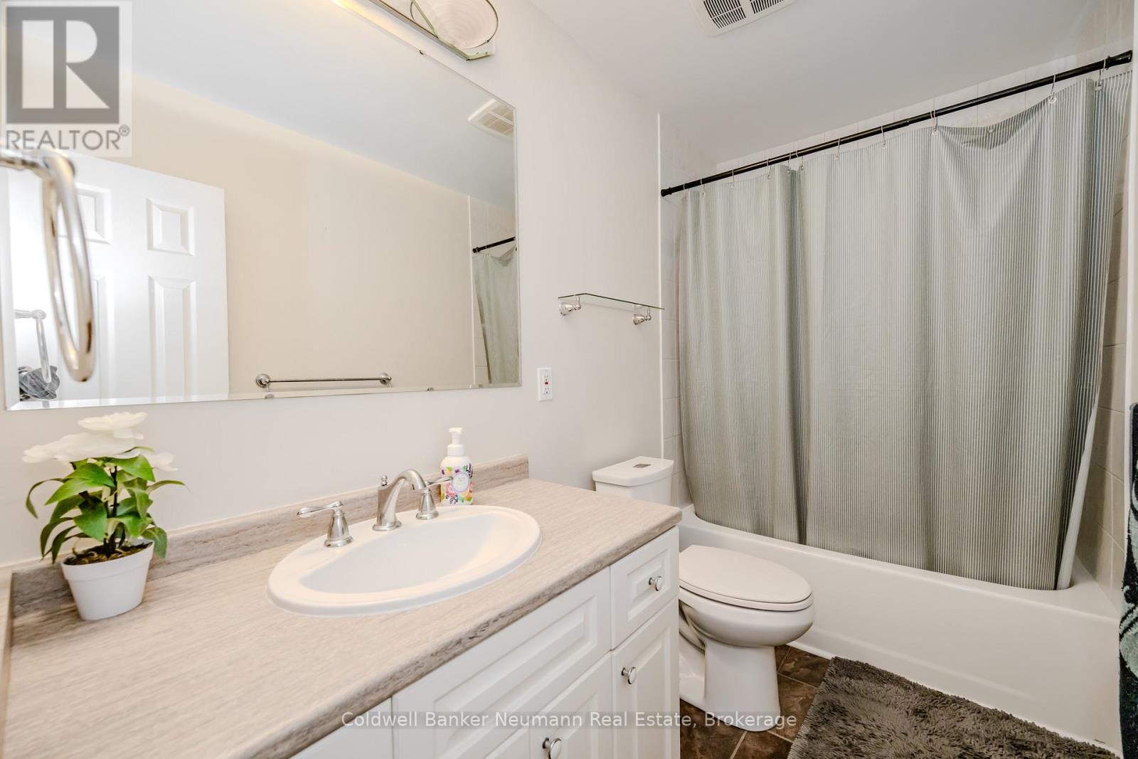 31 Sharon Avenue, Welland, Ontario  L3C 4M8 - Photo 19 - X12068073