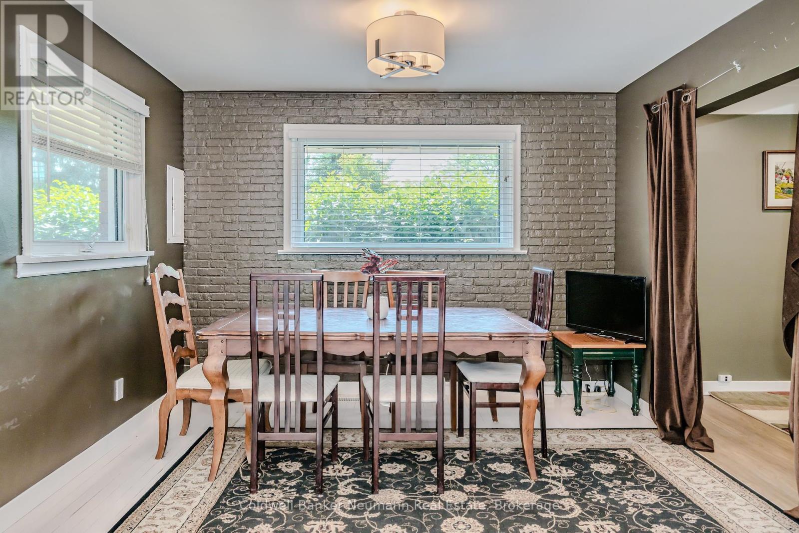 31 Sharon Avenue, Welland, Ontario  L3C 4M8 - Photo 8 - X12068073