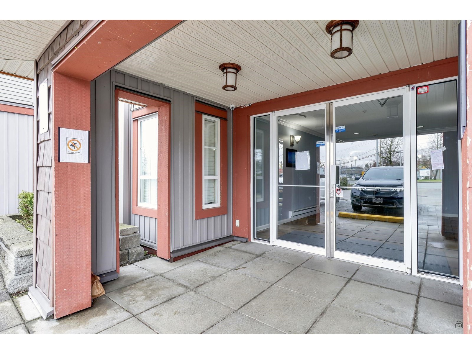 305 6960 120 Street, Surrey, British Columbia  V3W 1V4 - Photo 3 - R2986095