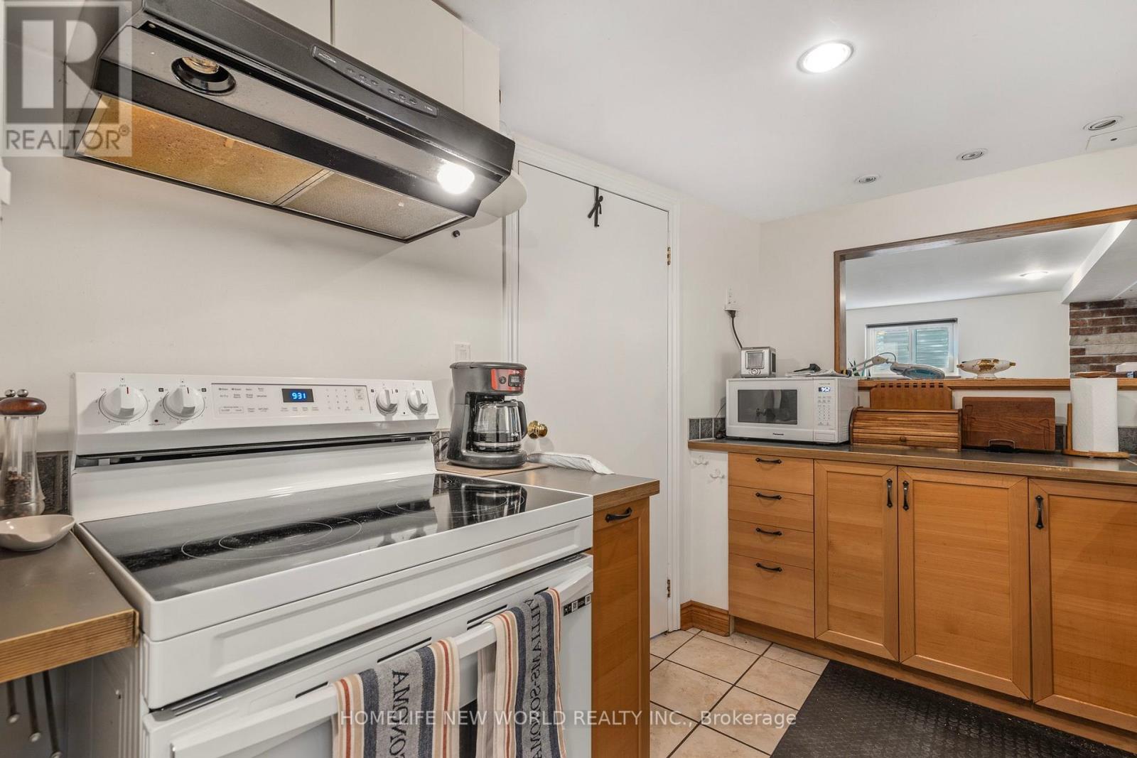 (Bsmt) - 708 Sunnypoint Drive, Newmarket, Ontario  L3Y 2Z8 - Photo 8 - N12068060
