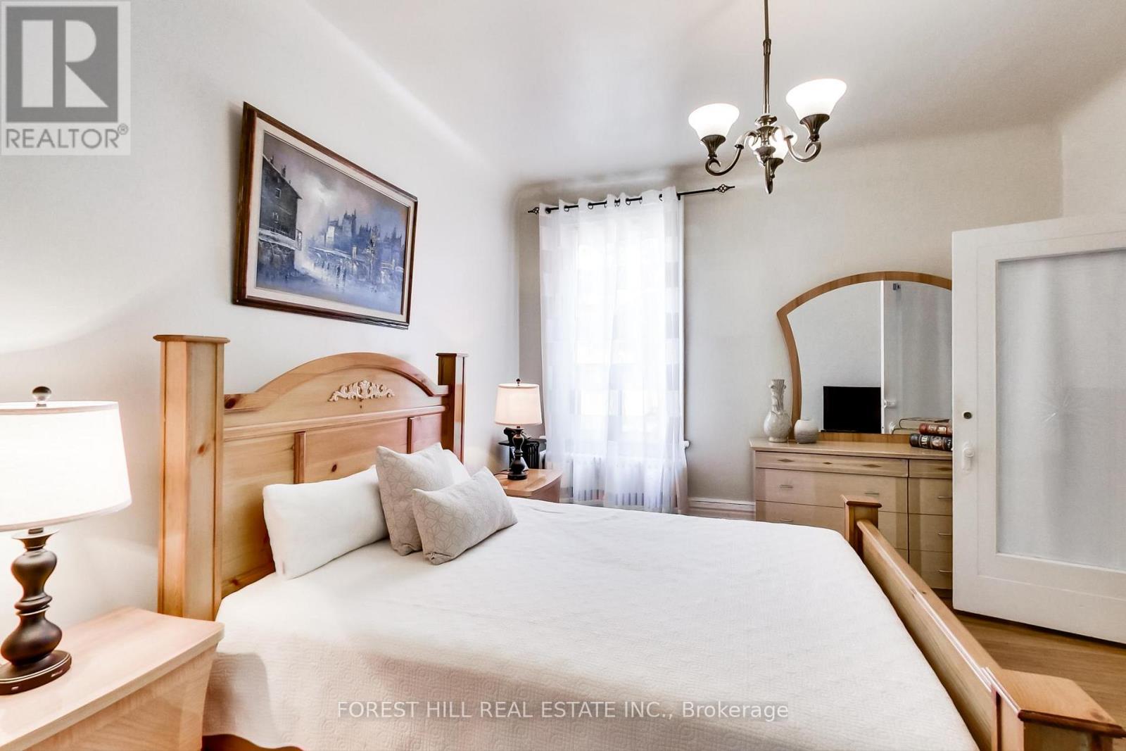 23 Lansdowne Avenue, Toronto, Ontario  M6K 2V7 - Photo 10 - W12068087