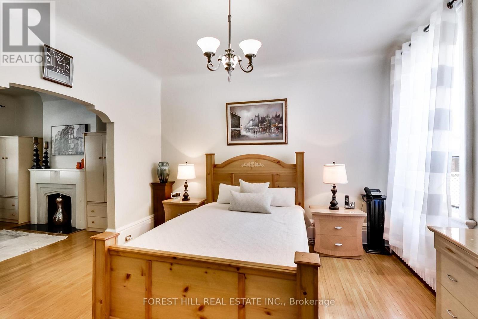 23 Lansdowne Avenue, Toronto, Ontario  M6K 2V7 - Photo 11 - W12068087