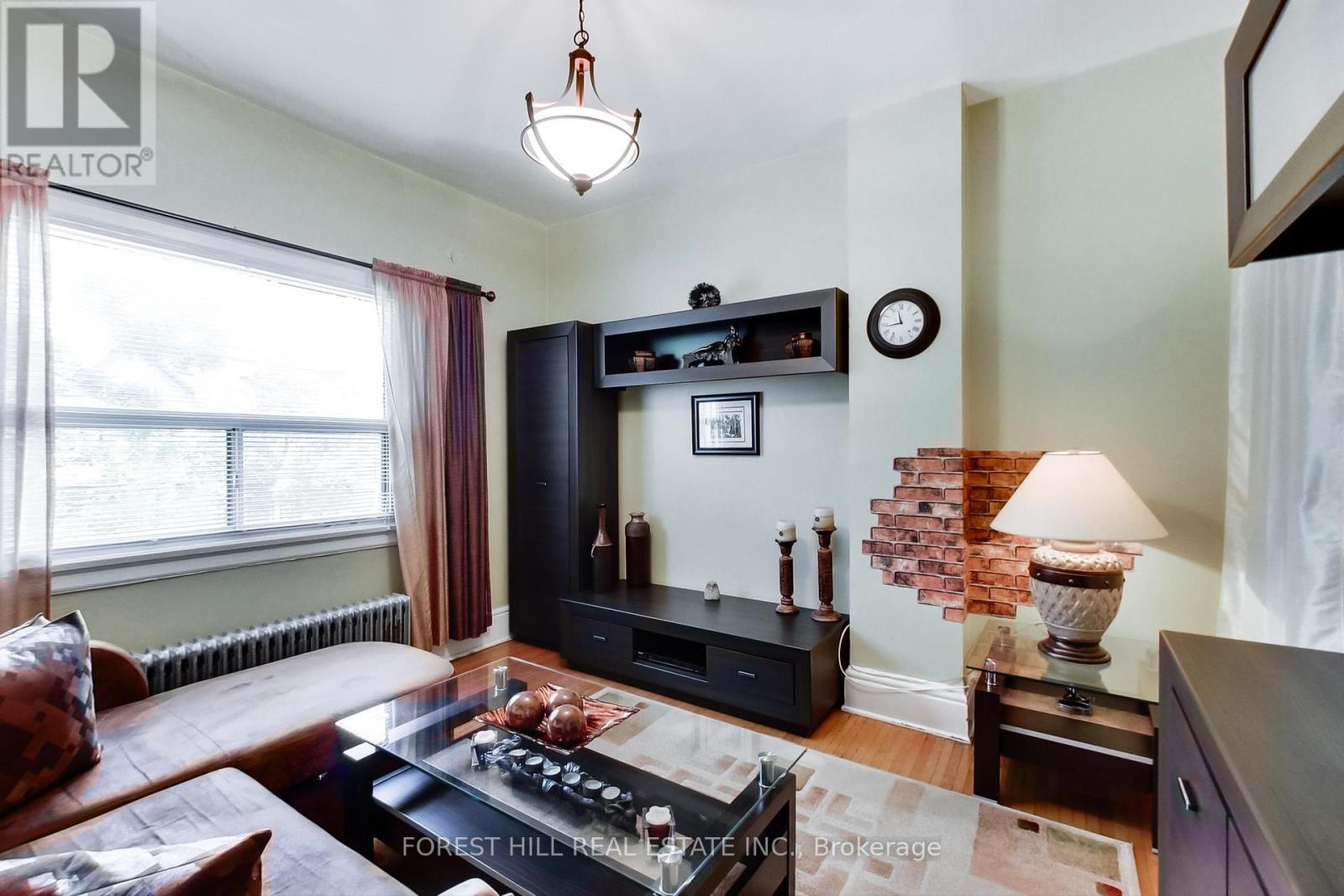 23 Lansdowne Avenue, Toronto, Ontario  M6K 2V7 - Photo 26 - W12068087