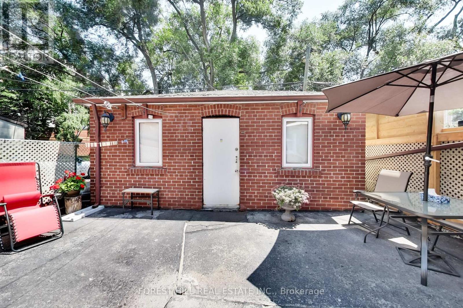 23 Lansdowne Avenue, Toronto, Ontario  M6K 2V7 - Photo 37 - W12068087