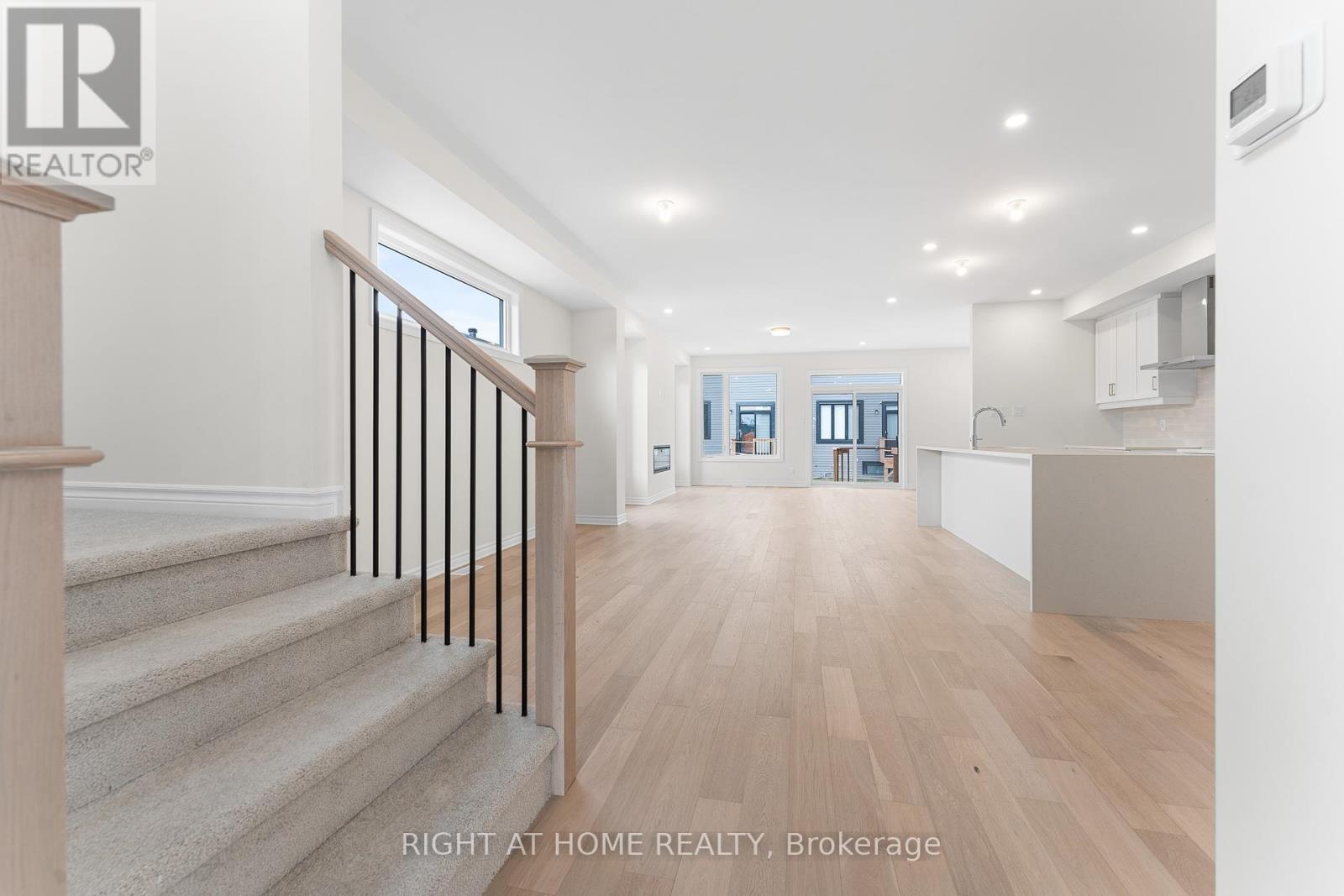Property at 118 LUMEN PLACE image 4