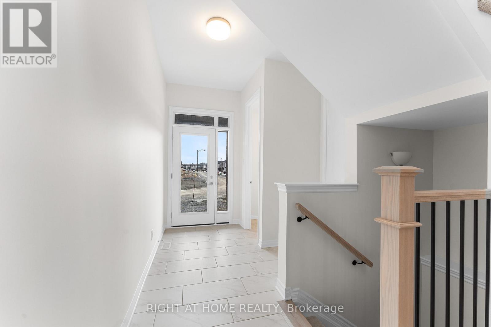 Property at 118 LUMEN PLACE image 5