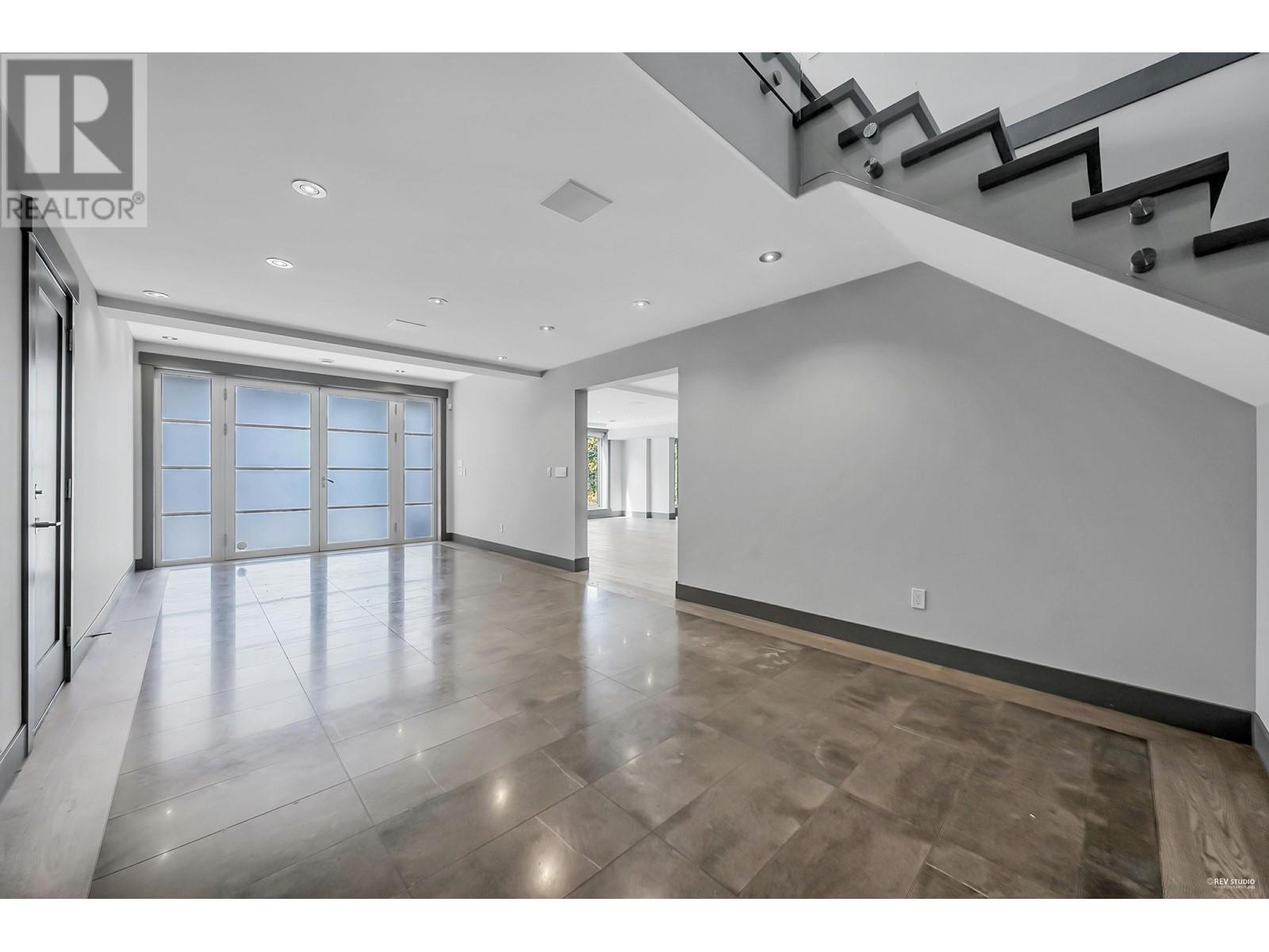 Property at 3865 SOUTHRIDGE AVENUE image 5